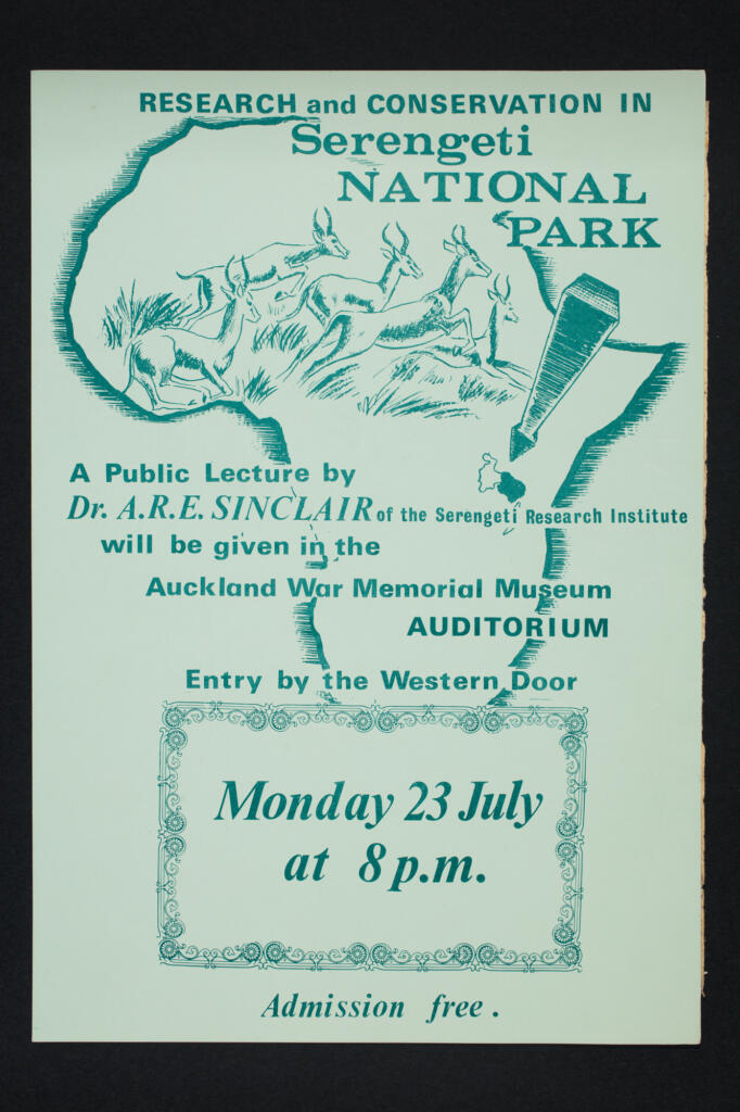 Ein historisches Plakat bewirbt einen Vortrag zu Forschung und Erhalt im Serengeti Nationalpark.